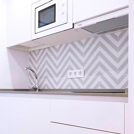 Precioso Duplex Con Patio Junto A La Catedral *