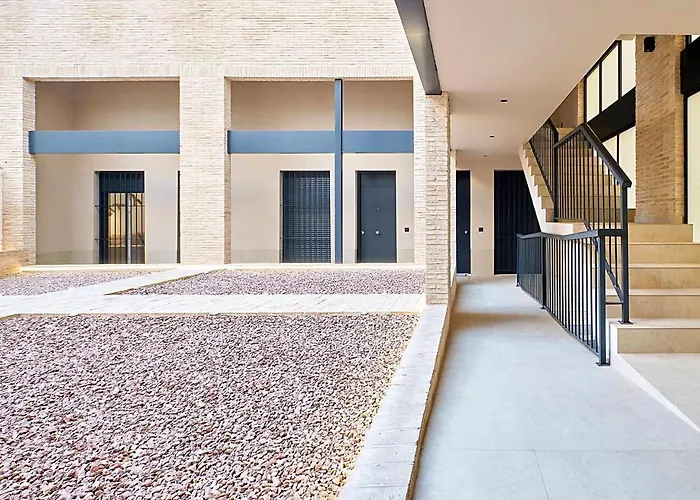 Precioso Duplex Con Patio Junto A La Catedral *