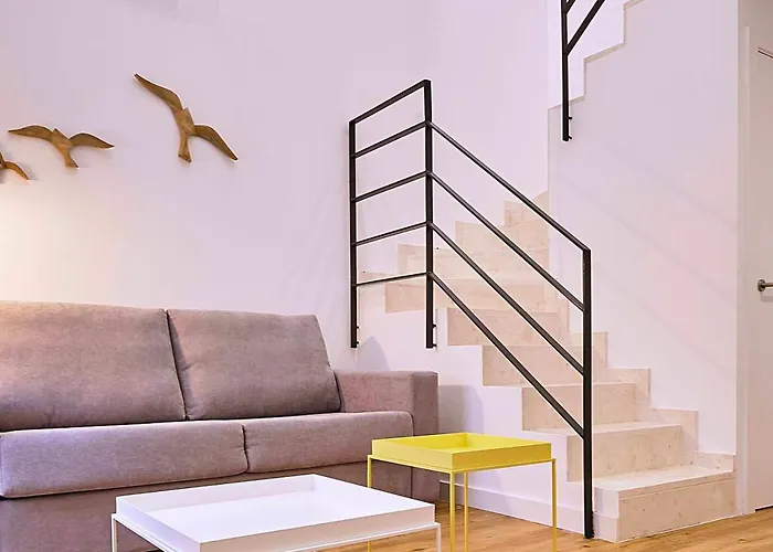 Precioso Duplex Con Patio Junto A La Catedral Cadiz